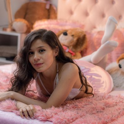 emmacampbell, camgirl Xlovecam